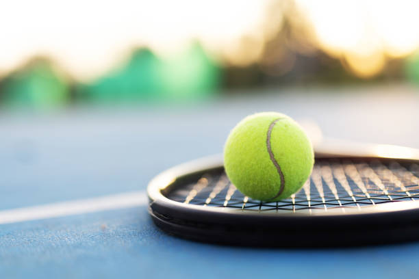 Comment se déroule la phase de fondations d’une construction court de tennis à Toulon ?