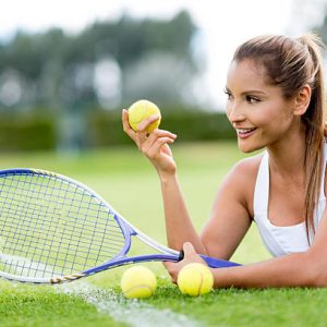 Comment le choix du revêtement influence-t-il le prix construction terrain de pickleball ?